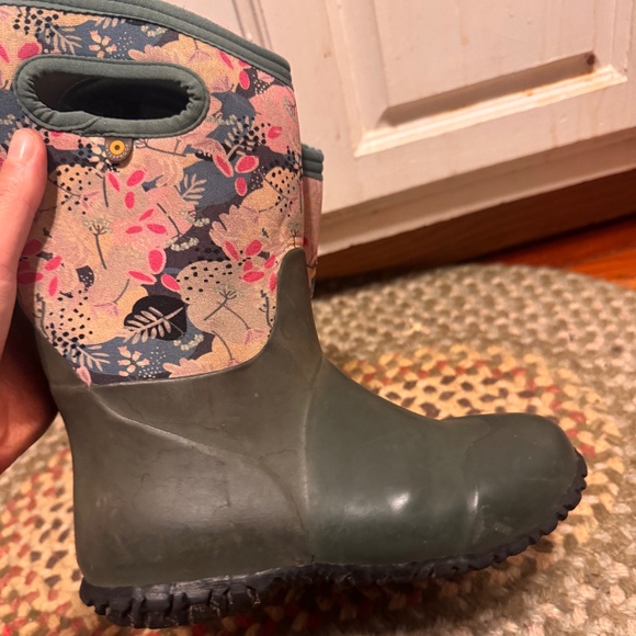 Bogs Kids Floral Pattern Boots size 3 youth winter boot - Picture 1 of 8